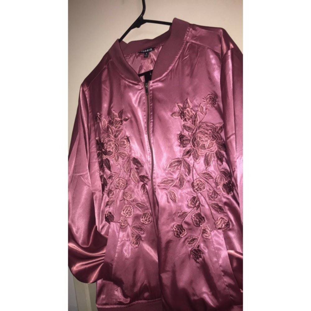 Rosy mauve bomber